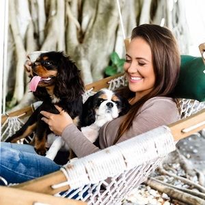 Meet your Posher, Ashley